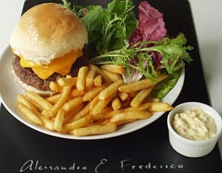 Imagem de destaque para Alessandro & Frederico Café
